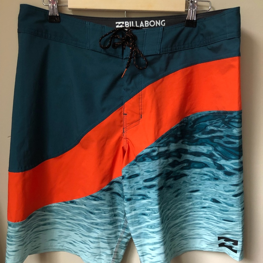 BiILLABONG SHORT/SWIMSUIT FOR MAN/SIZE 34/POOL